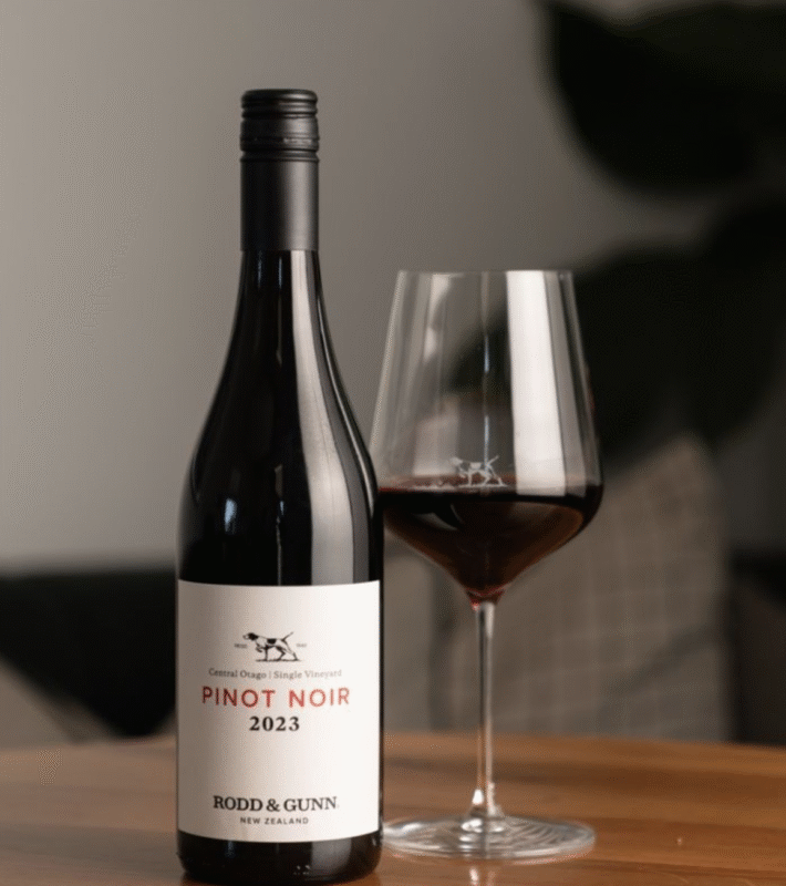 Pinot Noir Là Gì? Tất Tần Tật Về Giống Nho Làm Rượu Vang Được Ưa Chuộng Nhất