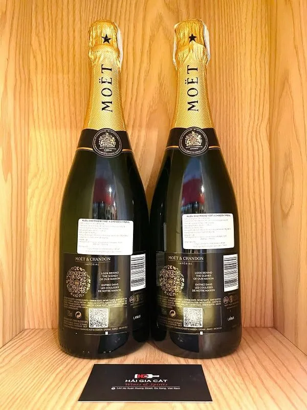 Mặt sau chai rượu Champagne Moet & Chandon Brut (trắng)