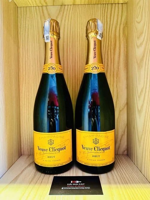 Chai rượu Champagne Veuve Clicquot Brut Yellow Label