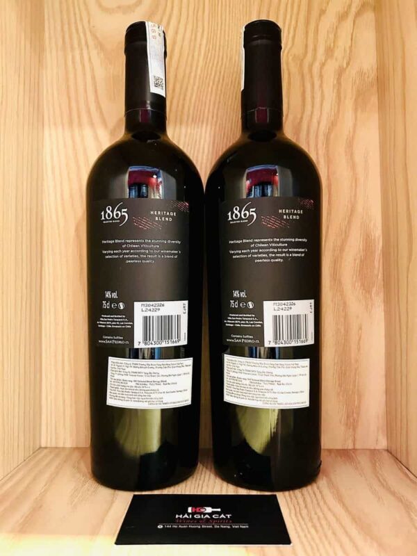 Mặt sau chai rượu vang 1865 Heritage Blend 2021