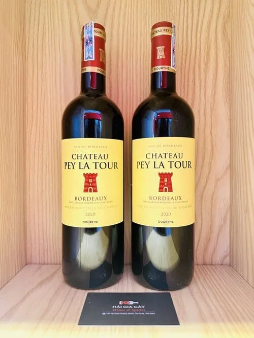Chai rượu vang Chateau Pey La Tour 2020