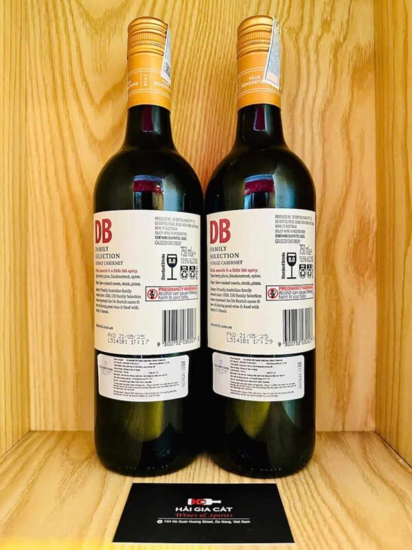 Mặt sau chai de Bortoli DB Family Selection Shiraz Cabernet 2023