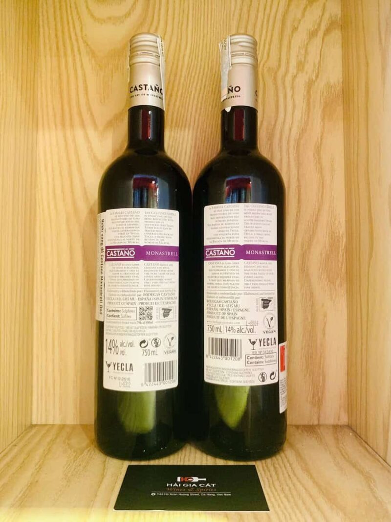 Mặt sau chai rượu vang đỏ Castaño Monastrell