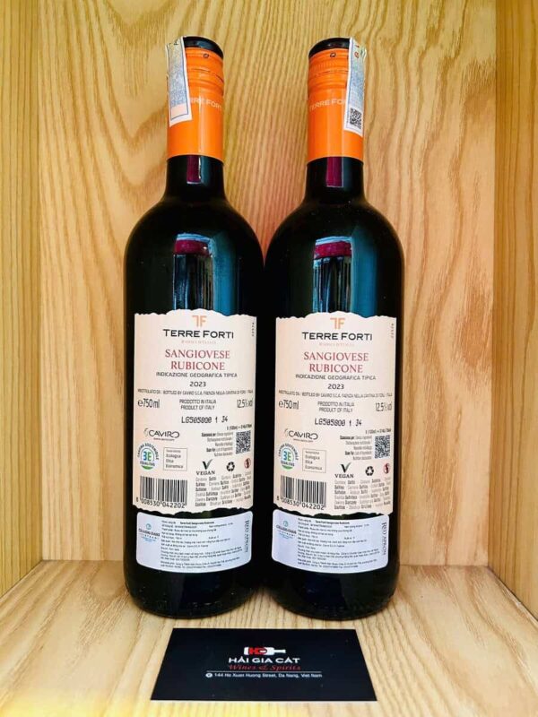 Mặt sau chai rượu vang đỏ Terre Forti Sangiovese Rubicone