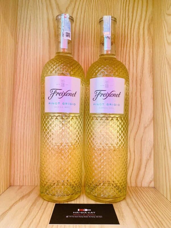 Chai rượu vang trắng Freixenet Pinot Grigio