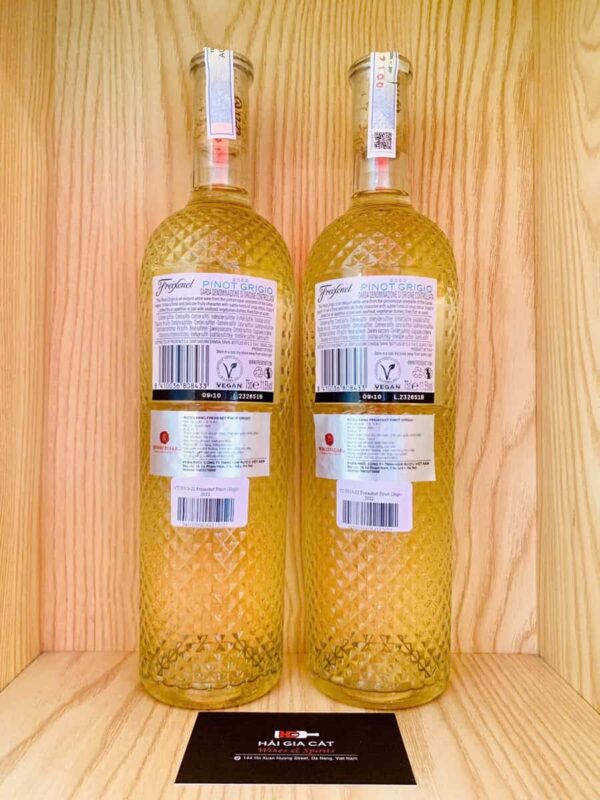 Mặt sau chai rượu vang trắng Freixenet Pinot Grigio