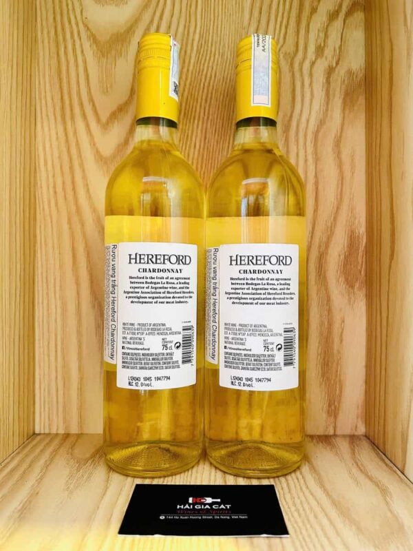 Mặt sau chai rượu vang Hereford Chardonnay