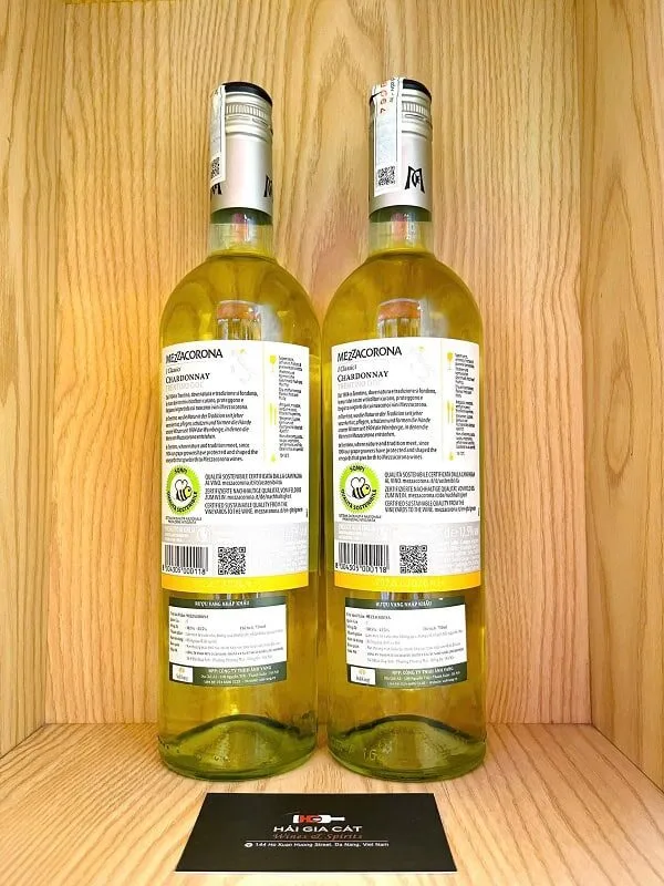 Mặt sau chai rượu vang Mezzacorona Chardonnay