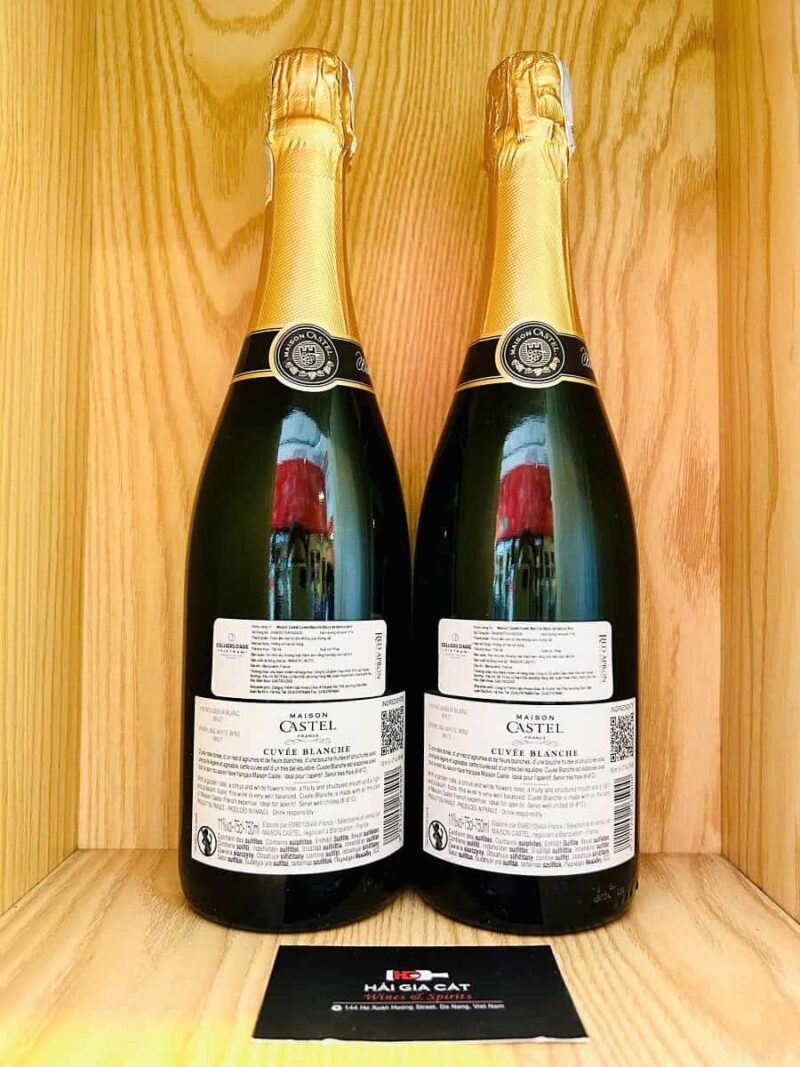 Mặt sau chai rượu vang nổ Maison Castel Cuvée Blanche Blanc de Blancs Brut