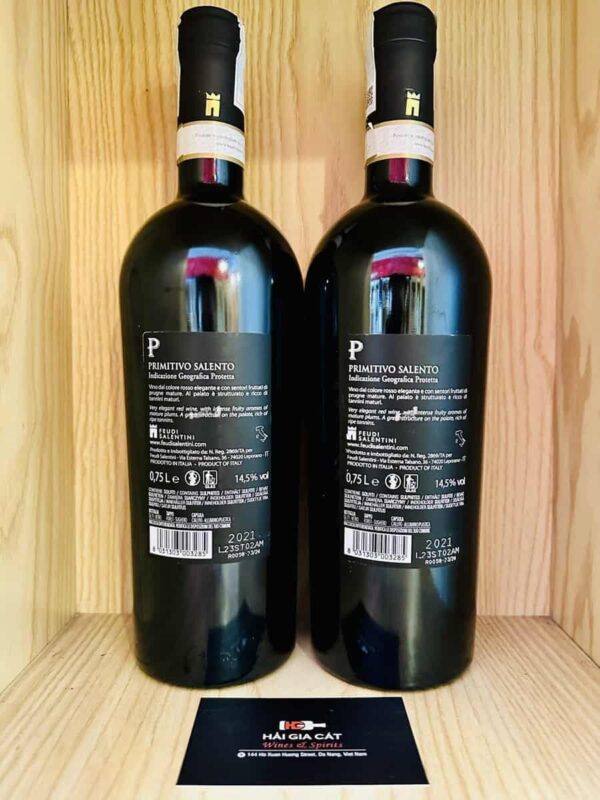 Mặt sau chai rượu vang P Golden Primitivo Salento