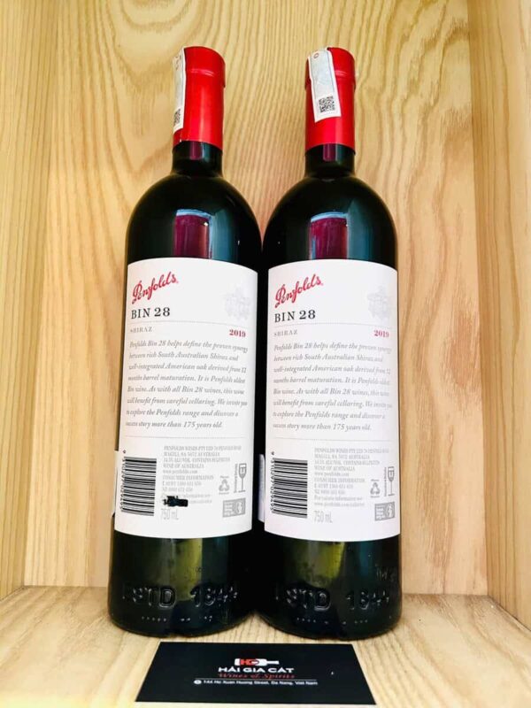 Mặt sau chai rượu vang Penfolds Bin 28 Shiraz