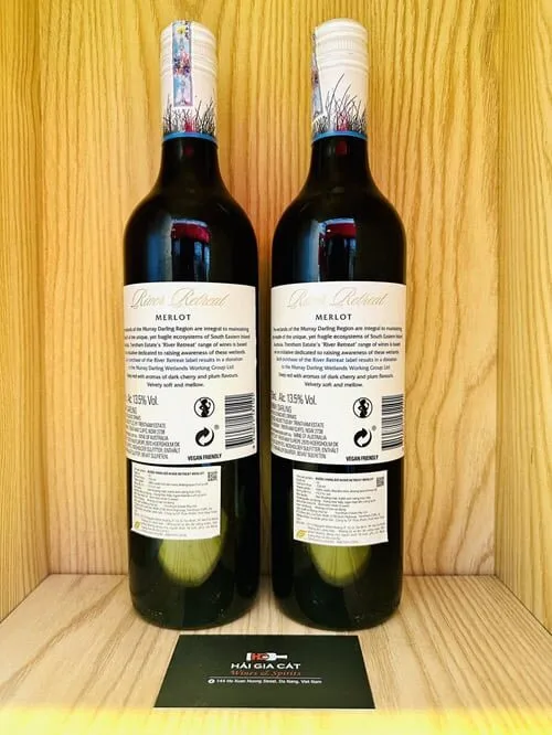 Mặt sau chai rượu vang River Retreat Merlot