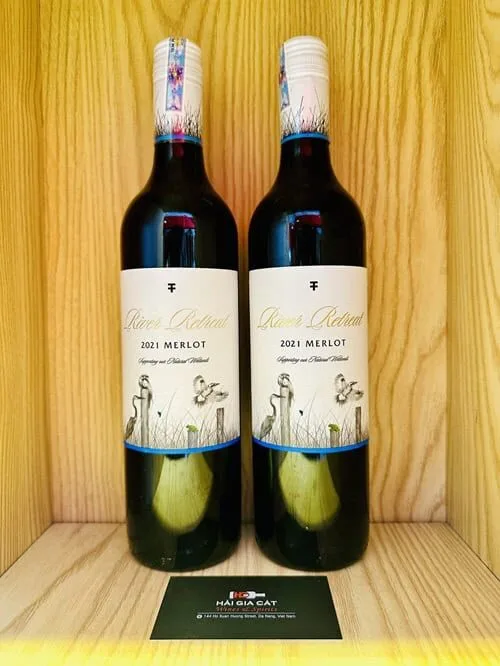 Chai rượu vang River Retreat Merlot