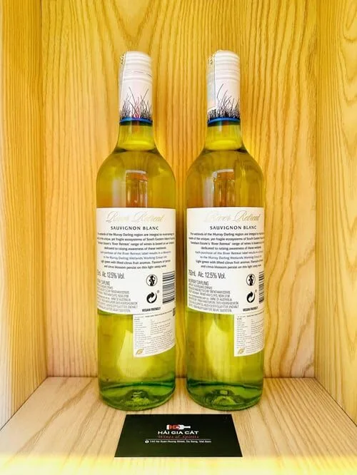 Mặt sau chai rượu vang River Retreat Sauvignon Blanc