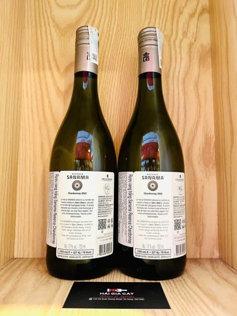 Mặt sau chai rượu vang Sanama Reserva Chardonnay 2023