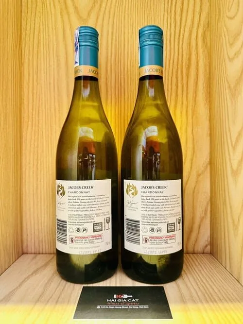 Mặt sau chai rượu vang trắng Jacob’s Creek Classic Chardonnay