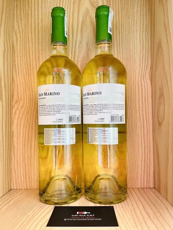 Mặt sau chai rượu vang trắng San Marino Sauvignon Blanc 2023