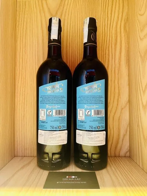 Mặt sau chai rượu vang trắng Tio Pepe Fino en Rama