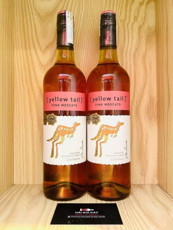Chai rượu vang Yellow Tail Pink Moscato