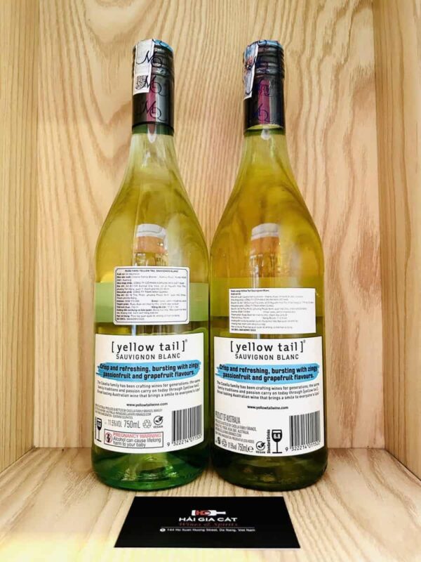 Mặt sau chai rượu vang Yellow Tail Sauvignon Blanc